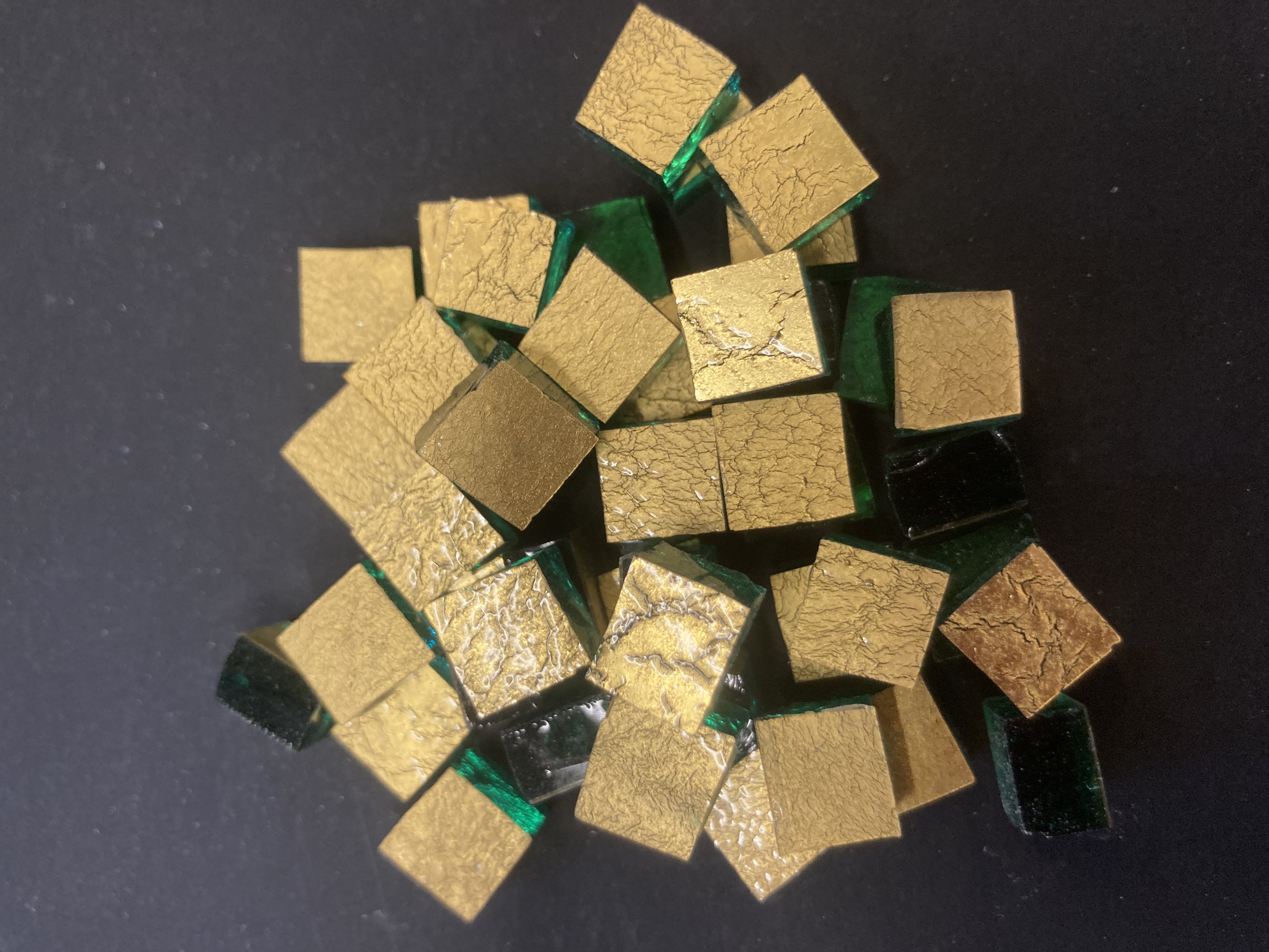 NATURAL antique green support