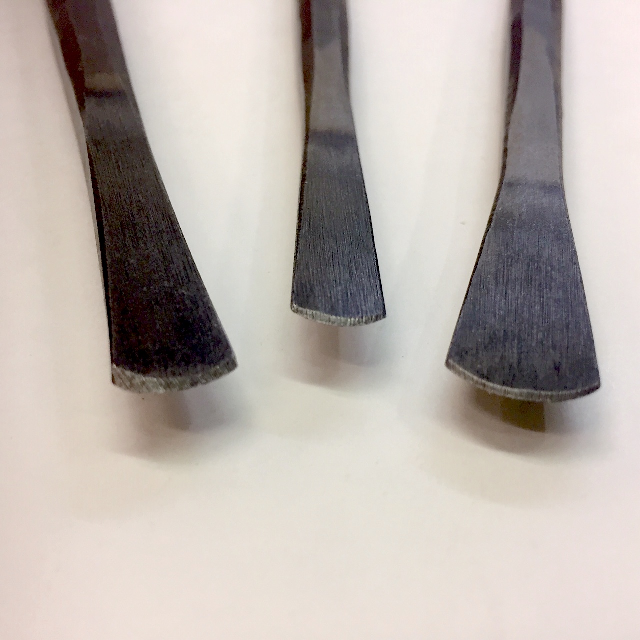 HAND STEEL ROUND CHISELS